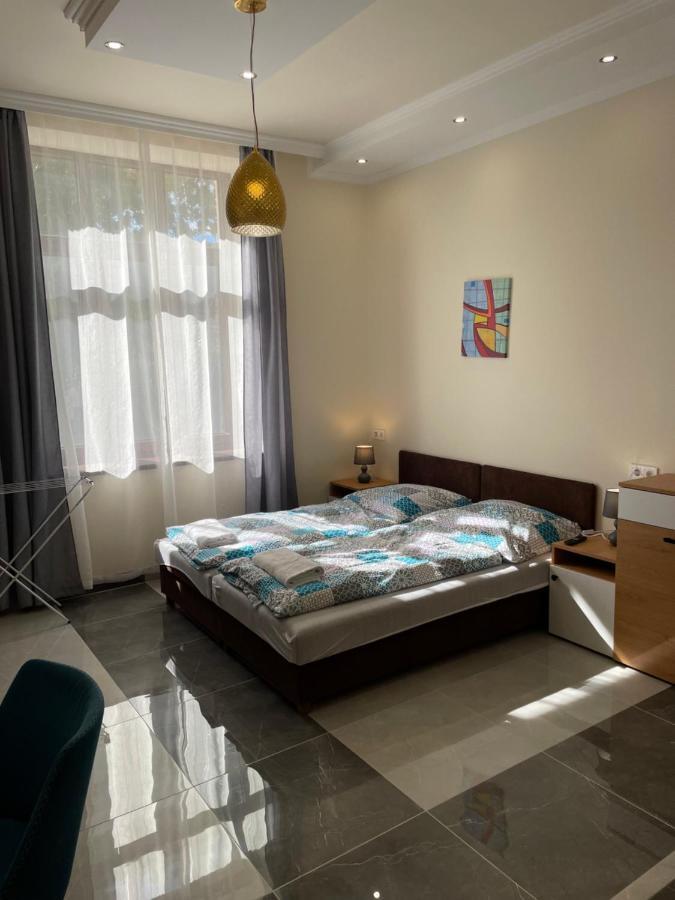 Kovacs Apartmanhaz Kiskunhalas Zimmer foto