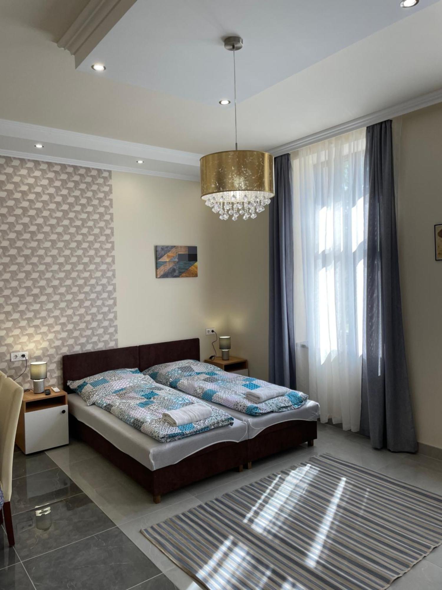 Kovacs Apartmanhaz Kiskunhalas Zimmer foto