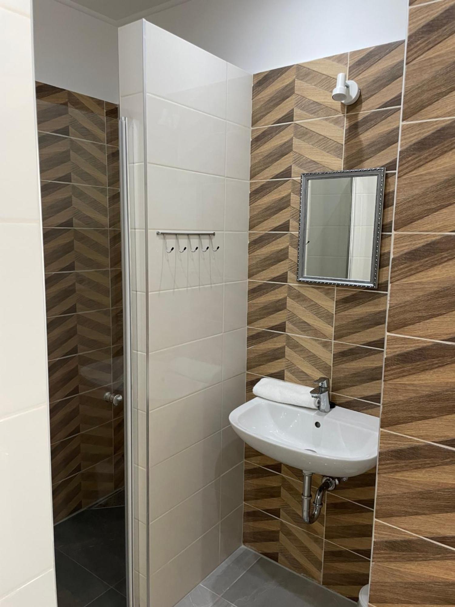 Kovacs Apartmanhaz Kiskunhalas Zimmer foto
