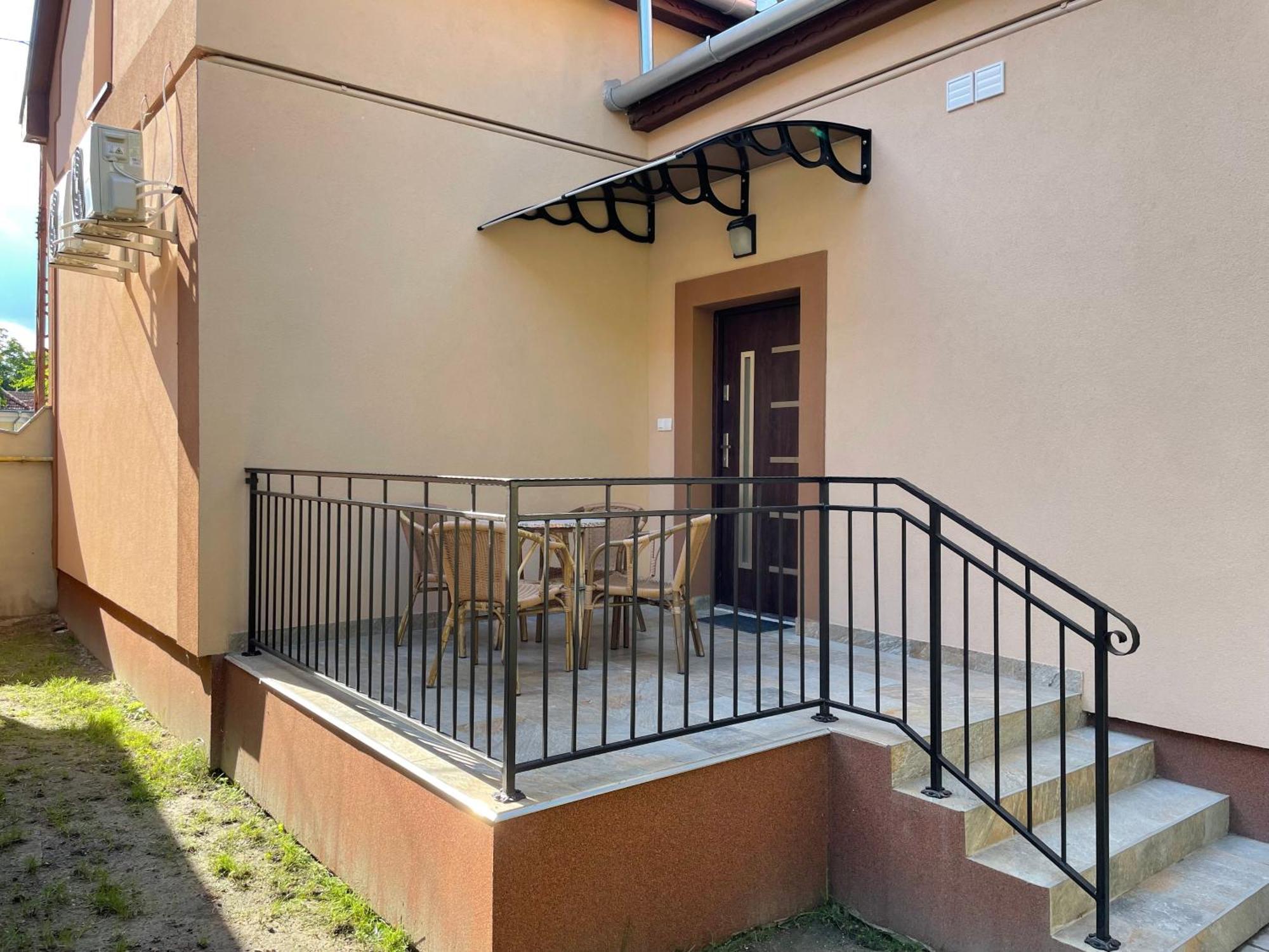 Kovacs Apartmanhaz Kiskunhalas Zimmer foto