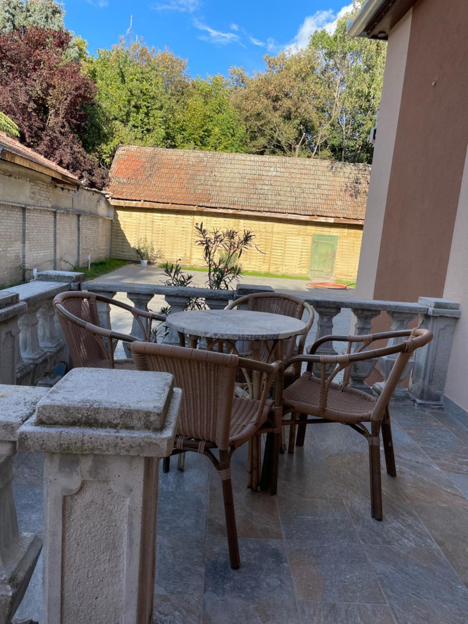 Kovacs Apartmanhaz Kiskunhalas Zimmer foto